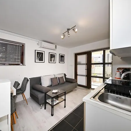 Apartment Lovely In The Groundfloor