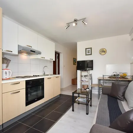 Apartment Lovely In The Groundfloor