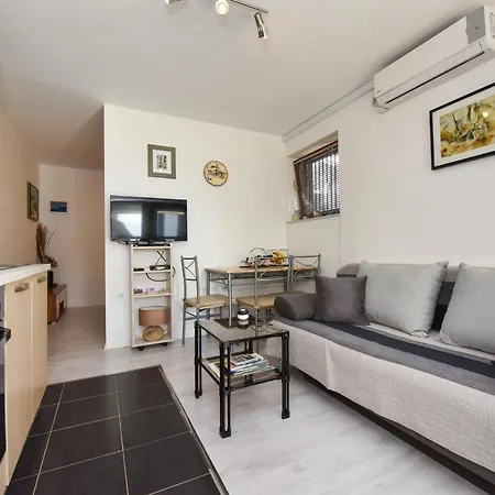Apartment Lovely In The Groundfloor Zadar