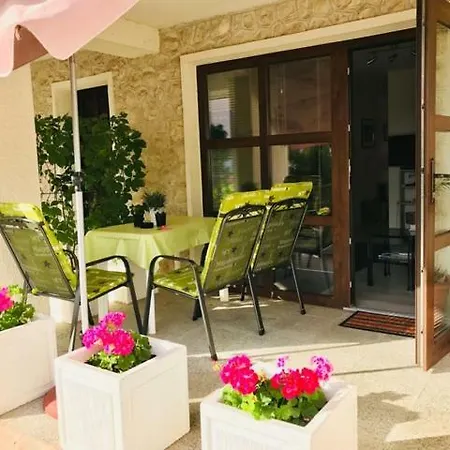 Apartment Lovely In The Groundfloor